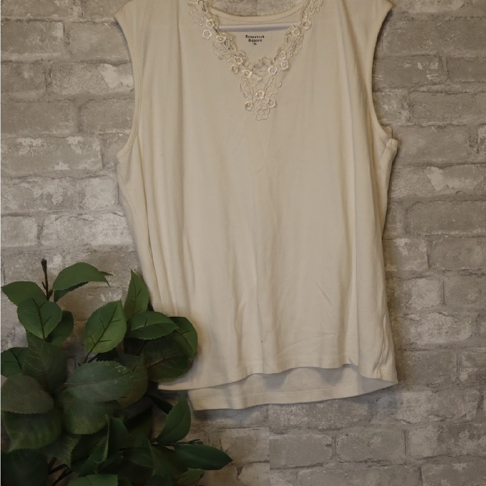 Sag Harbor Cream Floral Tank Top